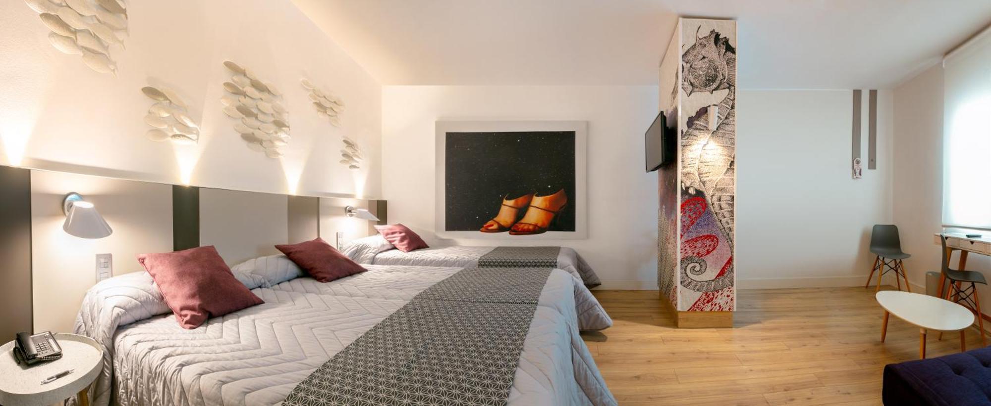 Basic Family Room (2 Adults + 1 Child),1710246226:JPEG