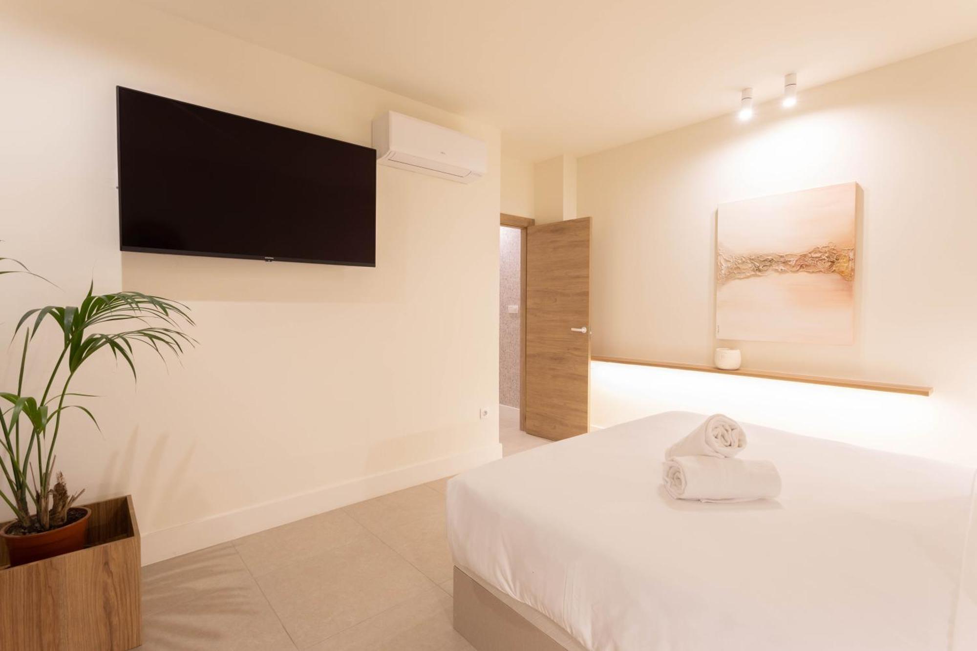 Apartment with Terrace,1526138695:JPEG