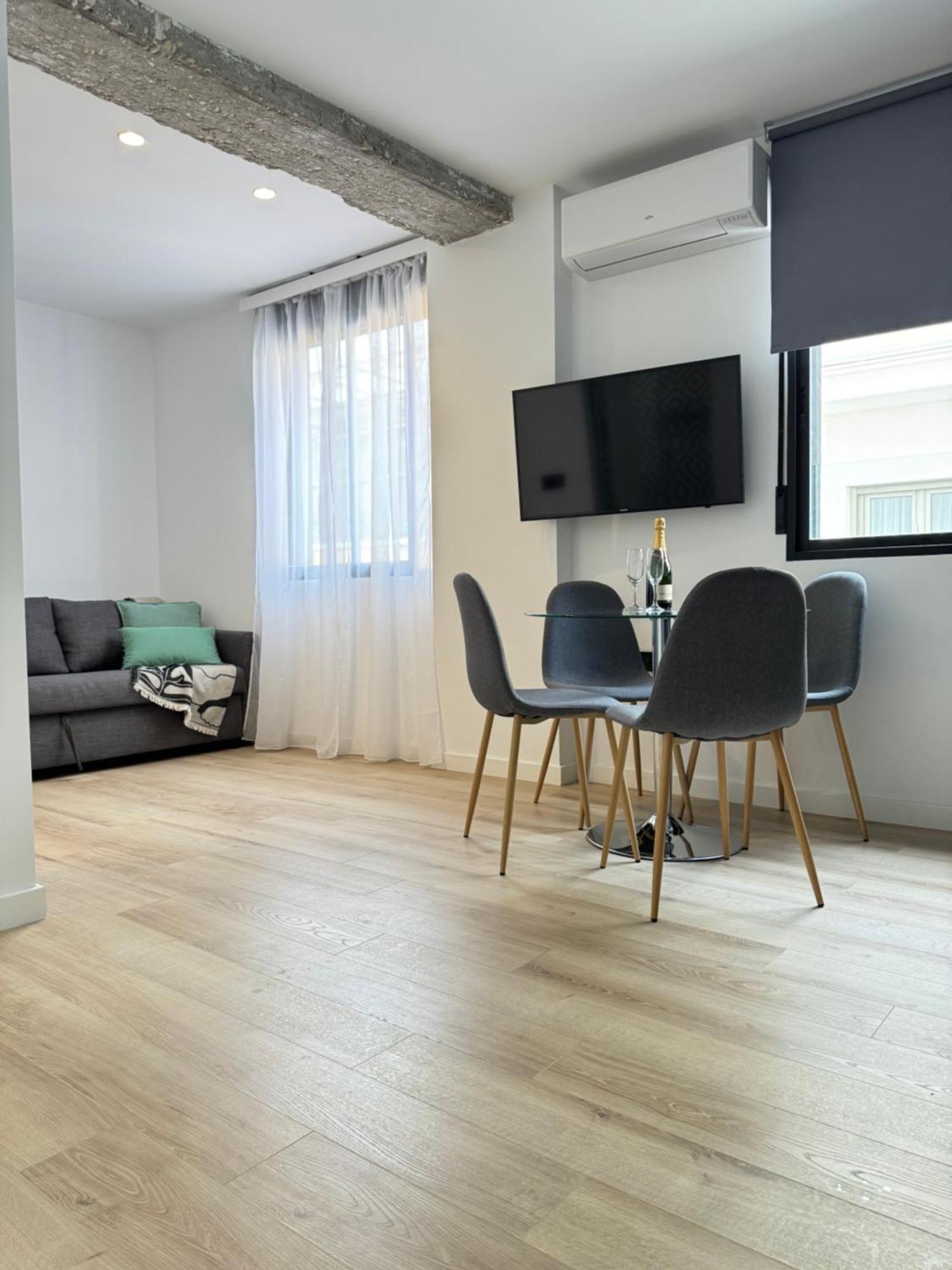 One-Bedroom Apartment,1562983048:JPEG