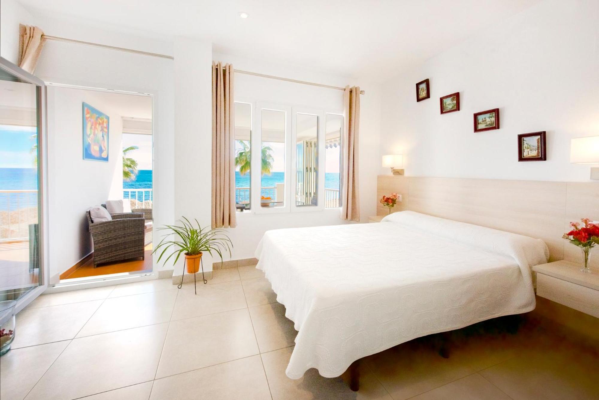 Deluxe Double Room with Balcony and Sea View,1613696118:JPEG