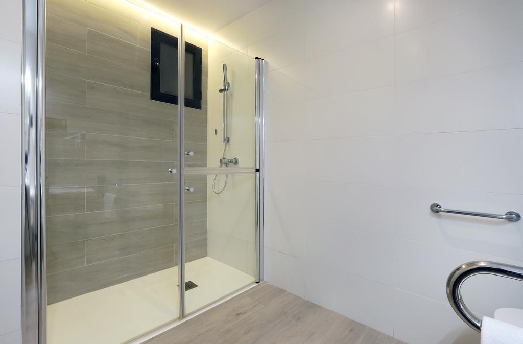 Standard Double or Twin Room,463361067:JPEG