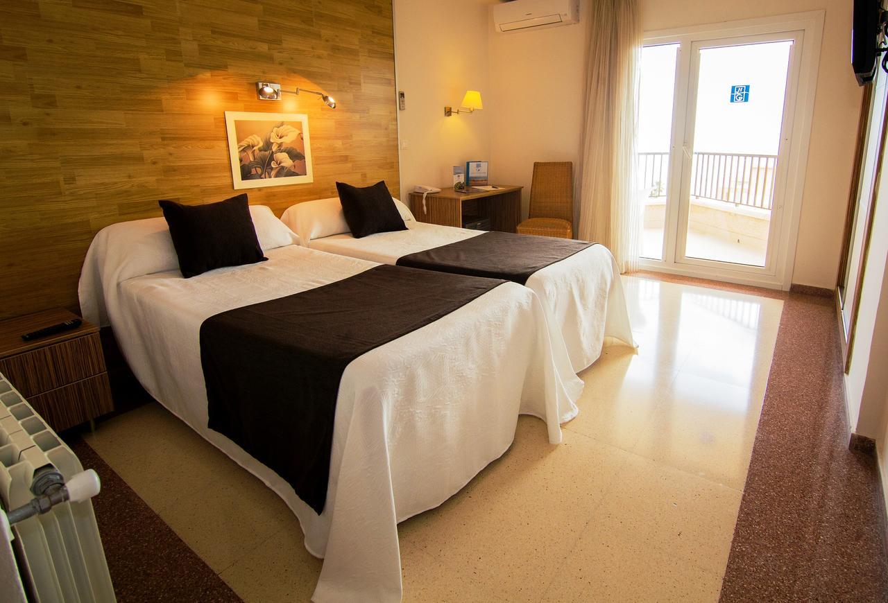 Double or Twin Room,653470878:JPEG