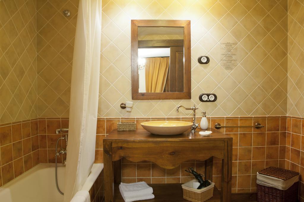 Double Room,1307664673:JPEG