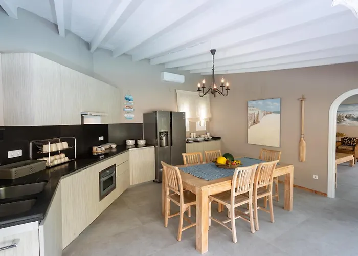 Azzurra Home-Charming Property- For 6 Guests