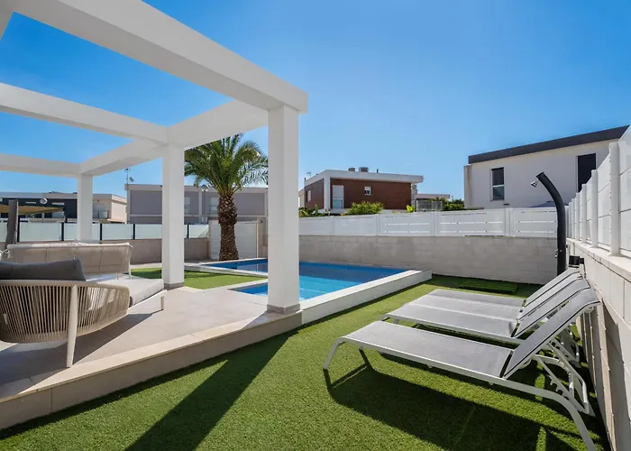 Casa Bos Palm Tree Villa With Pool