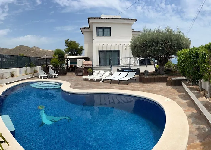 Villa Moderna Con Piscina