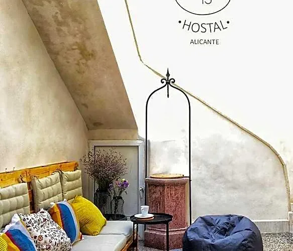 Hostel Numero Trece - Albergue Juvenil - Free Towels, Coffee & Tea, Remote Check-In (Adults Only) Alicante