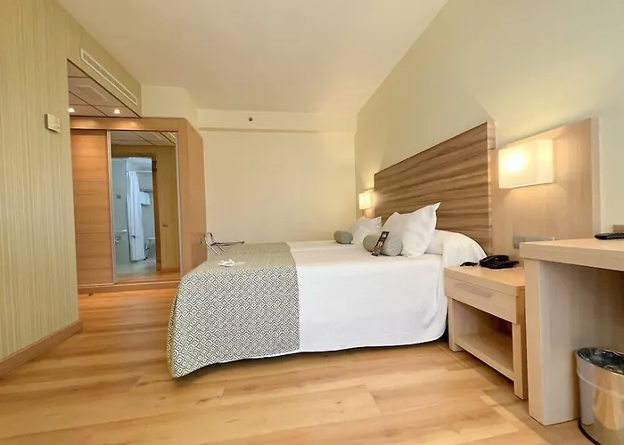 Riviera Beachotel - Adults Recommended